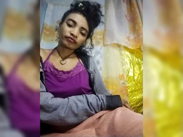 Shanya12 live cam on BongaCams