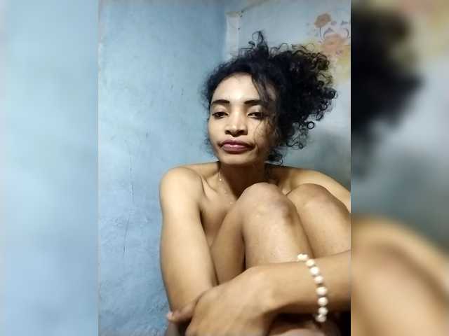 Shanya12 live cam on BongaCams