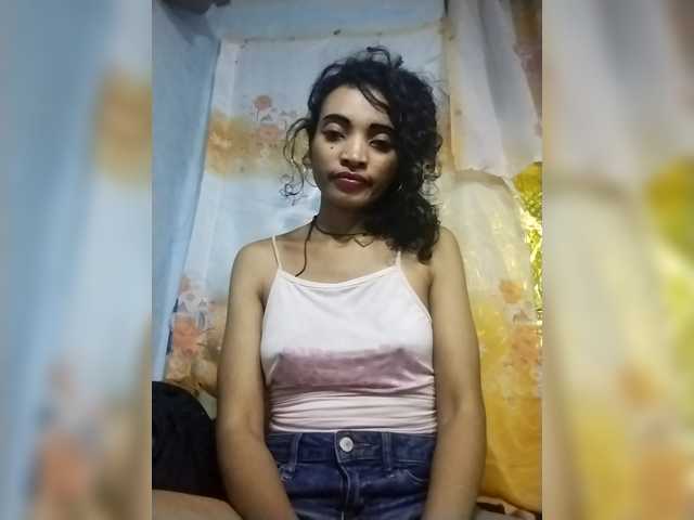 Shanya12 live cam on BongaCams