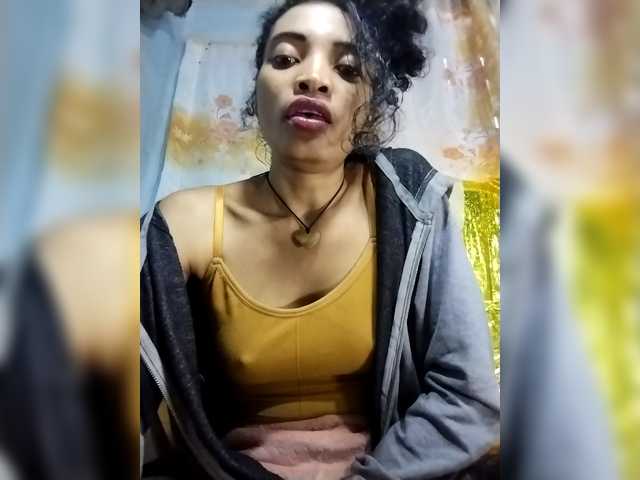 Shanya12 live cam on BongaCams