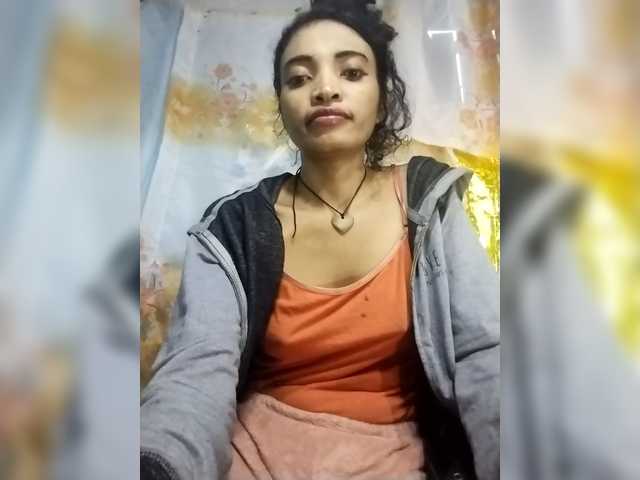 Shanya12 live cam on BongaCams