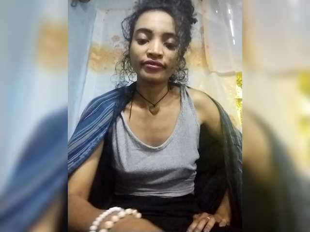 Shanya12 live cam on BongaCams