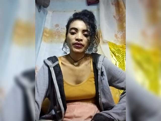 Shanya12 live cam on BongaCams