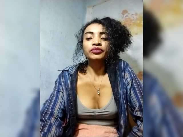 Shanya12 live cam on BongaCams