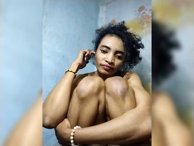 Shanya12 live cam on BongaCams