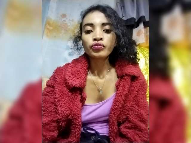 Shanya12 live cam on BongaCams