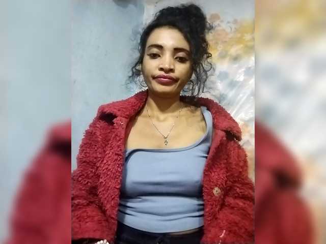 Shanya12 live cam on BongaCams
