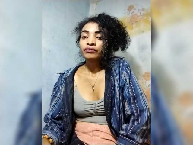 Shanya12 live cam on BongaCams