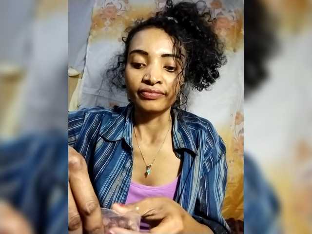 Shanya12 live cam on BongaCams