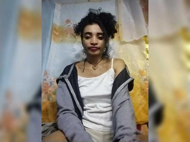Shanya12 live cam on BongaCams