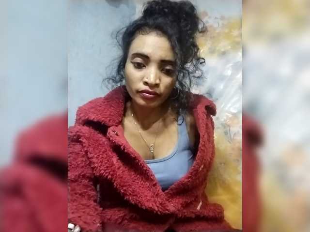 Shanya12 live cam on BongaCams