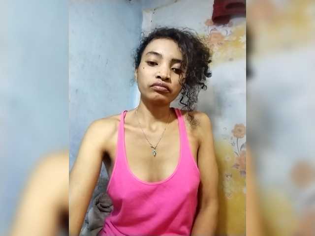 Shanya12 live cam on BongaCams