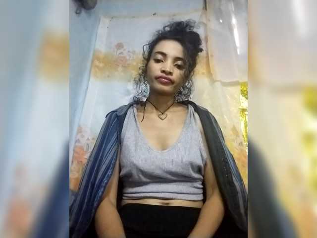 Shanya12 live cam on BongaCams