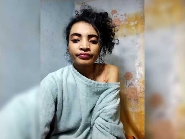 Shanya12 live cam on BongaCams