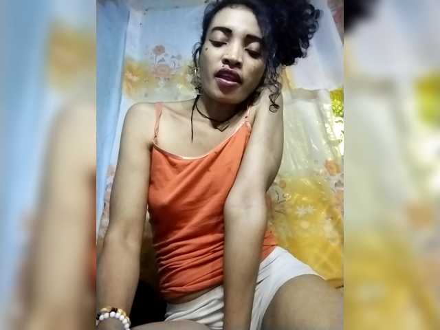 Shanya12 live cam on BongaCams