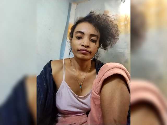 Shanya12 live cam on BongaCams
