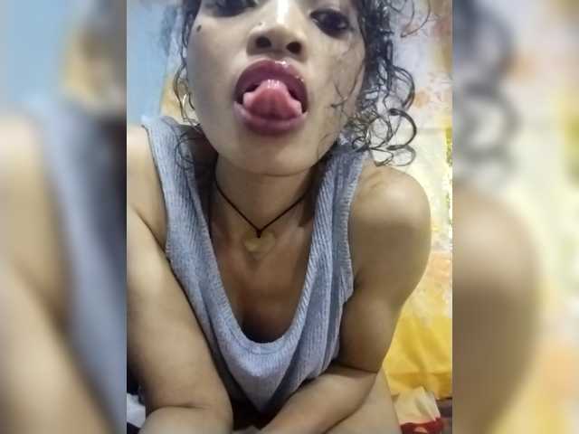 Shanya12 live cam on BongaCams