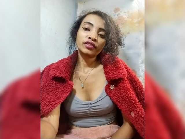 Shanya12 live cam on BongaCams