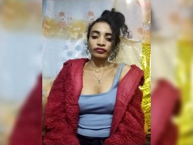 Shanya12 live cam on BongaCams