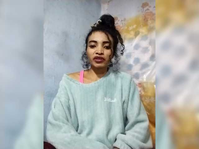 Shanya12 live cam on BongaCams