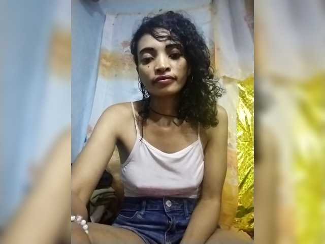 Shanya12 live cam on BongaCams