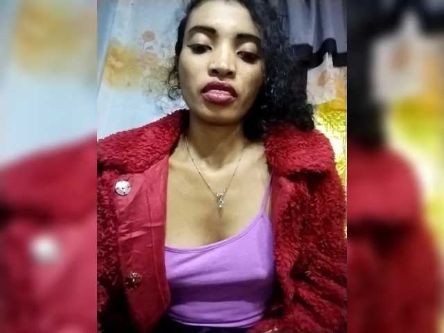 Shanya12 live cam on BongaCams