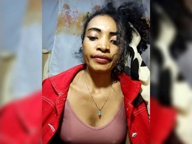 Shanya12 live cam on BongaCams