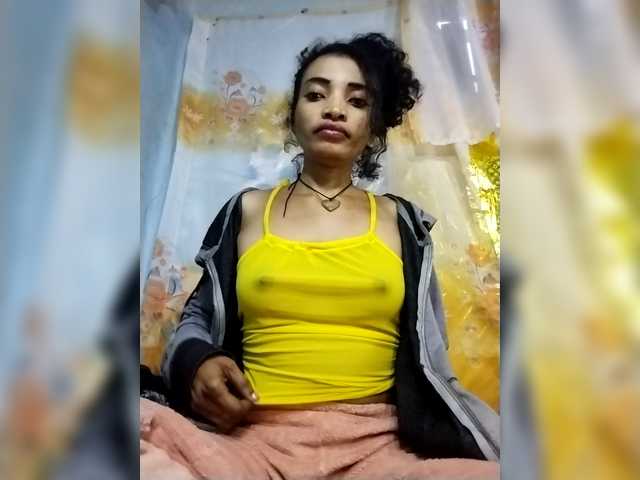 Shanya12 live cam on BongaCams
