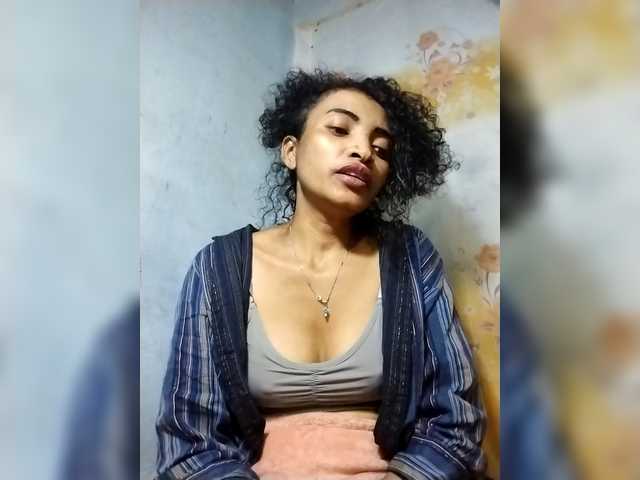Shanya12 live cam on BongaCams