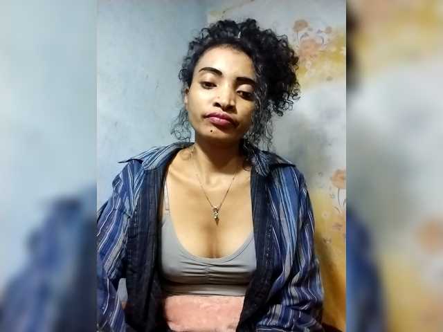 Shanya12 live cam on BongaCams