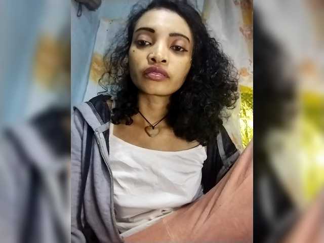 Shanya12 live cam on BongaCams