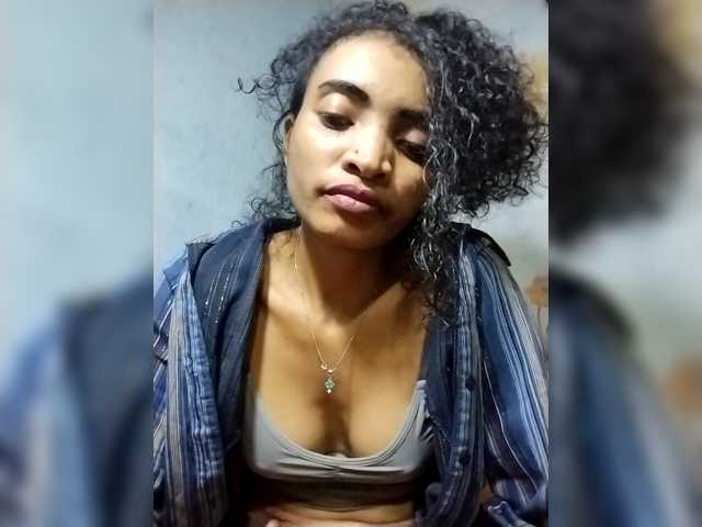 Shanya12 live cam on BongaCams