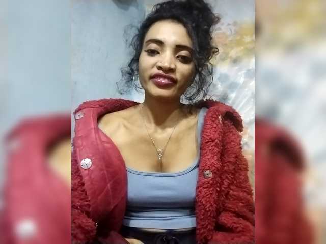 Shanya12 live cam on BongaCams