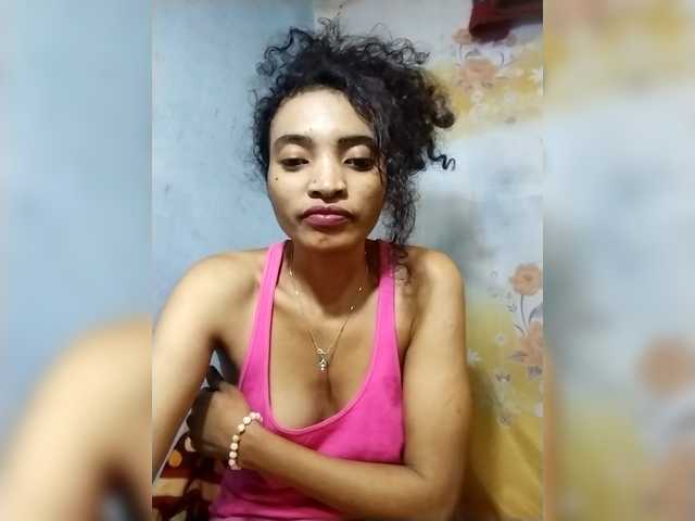 Shanya12 live cam on BongaCams