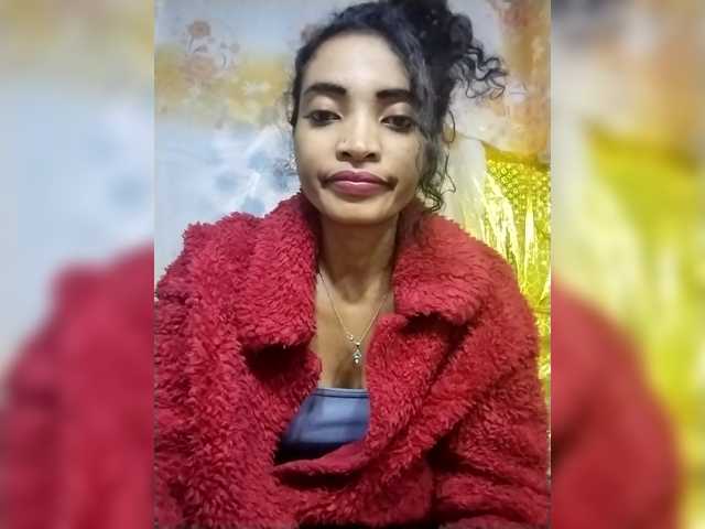 Shanya12 live cam on BongaCams