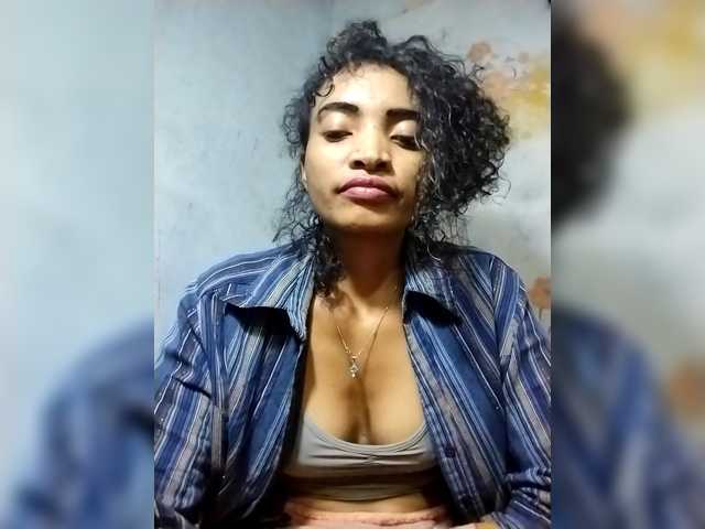 Shanya12 live cam on BongaCams
