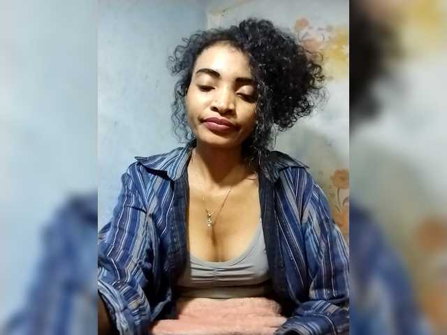 Shanya12 live cam on BongaCams