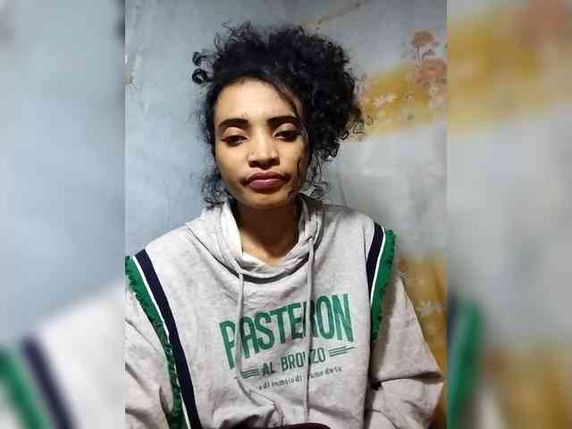 Shanya12 webcam