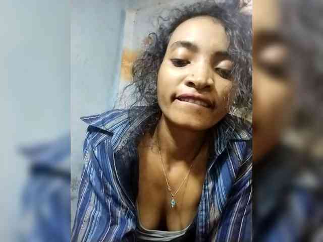 Shanya12 webcam