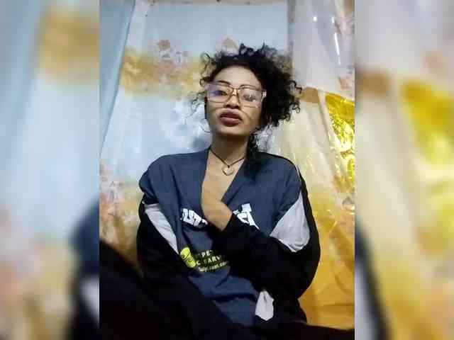 Shanya12 webcam