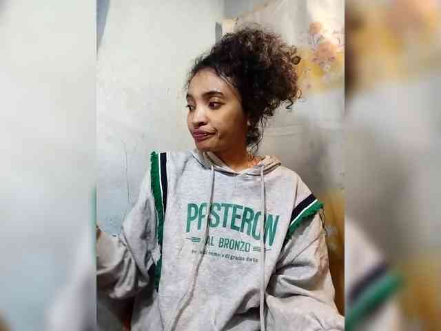 Shanya12 webcam