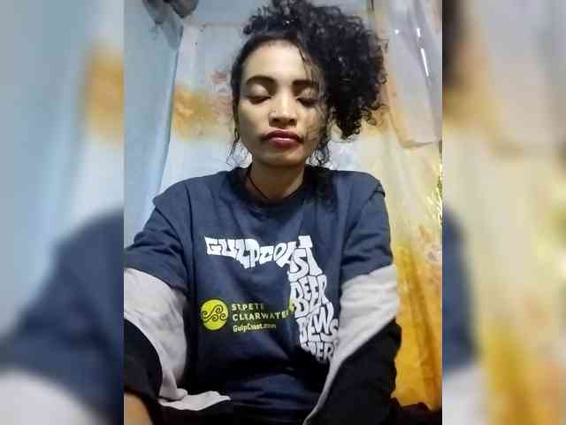 Shanya12 webcam