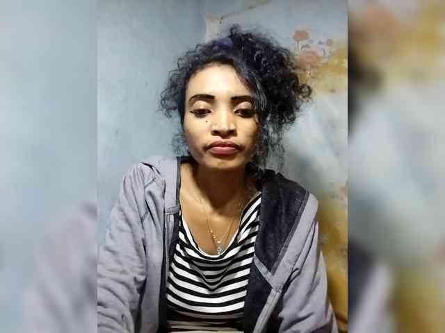 Shanya12 webcam