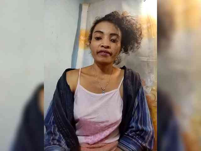 Shanya12 webcam