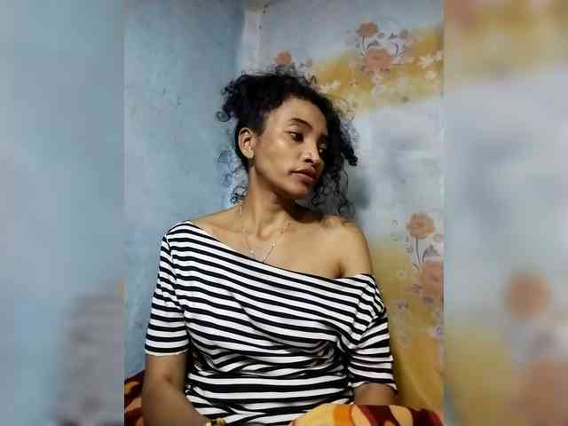 Shanya12 webcam