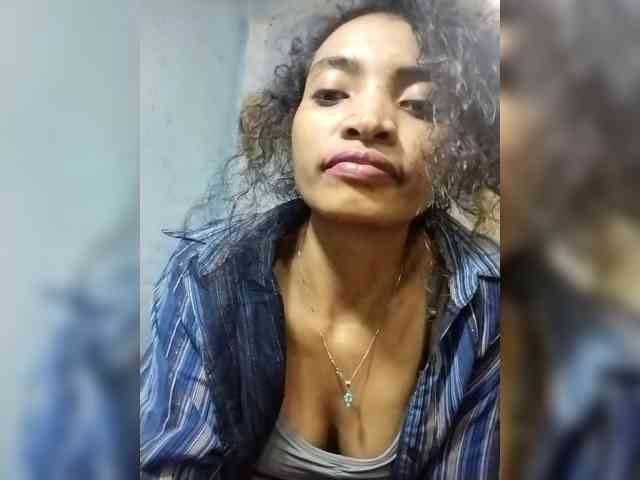 Shanya12 Live Webcam on BongaCams