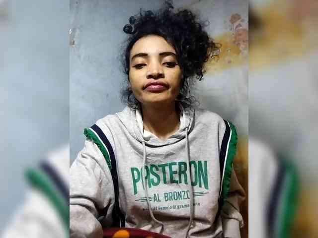 Shanya12 webcam