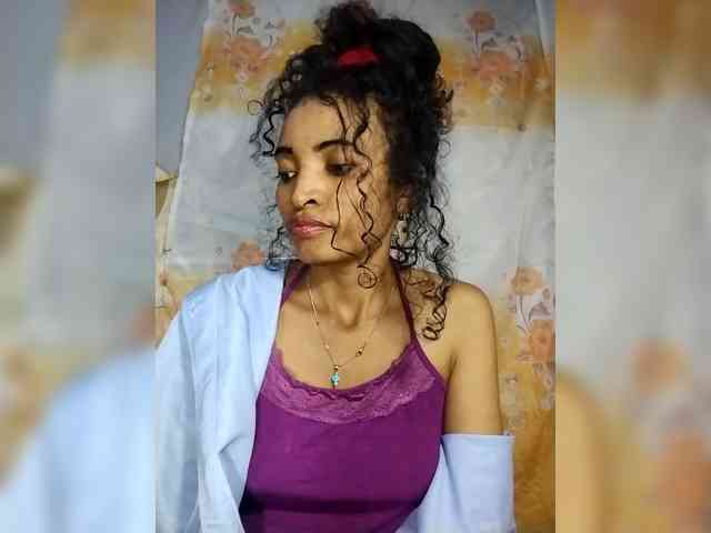 Shanya12's cam show statistics and live stream