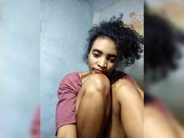 Shanya12 webcam