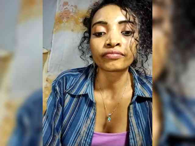 Shanya12 webcam